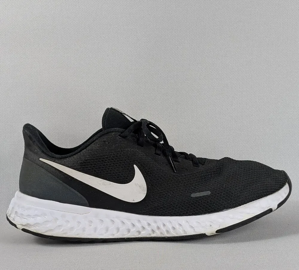 Size 13 - Nike Revolution 5 Extra Wide Black White